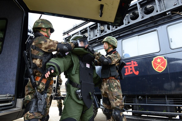 英國(guó)進(jìn)口MK5排爆服、SE153搜爆服各到貨20套！歡迎下單！