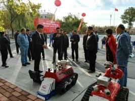 排煙機器人，滅火機器人亮相北京市全市應(yīng)急救援演練