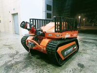 消防滅火機器人 （第3代，油動液壓，帶水帶框）